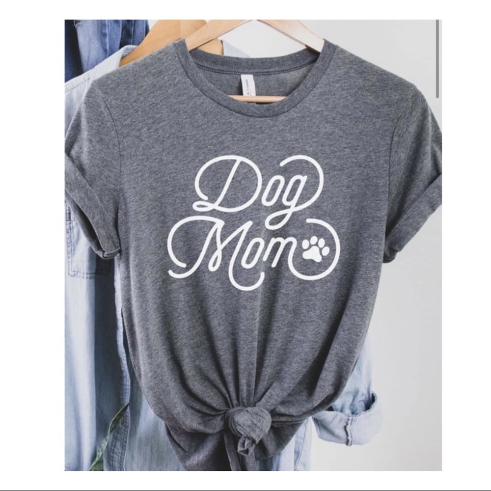 Dog Mom Tee in Grey in medium and large